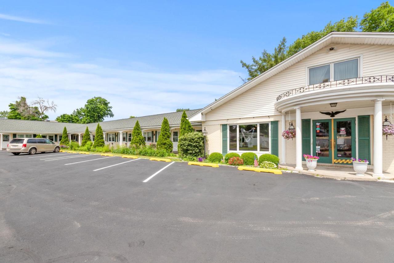 Glass House Inn Erie Near I-90 & I-79 ภายนอก รูปภาพ