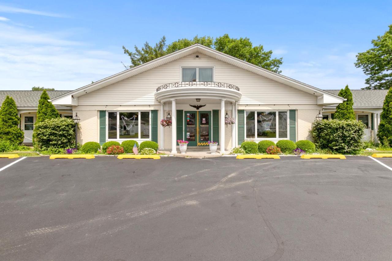 Glass House Inn Erie Near I-90 & I-79 ภายนอก รูปภาพ