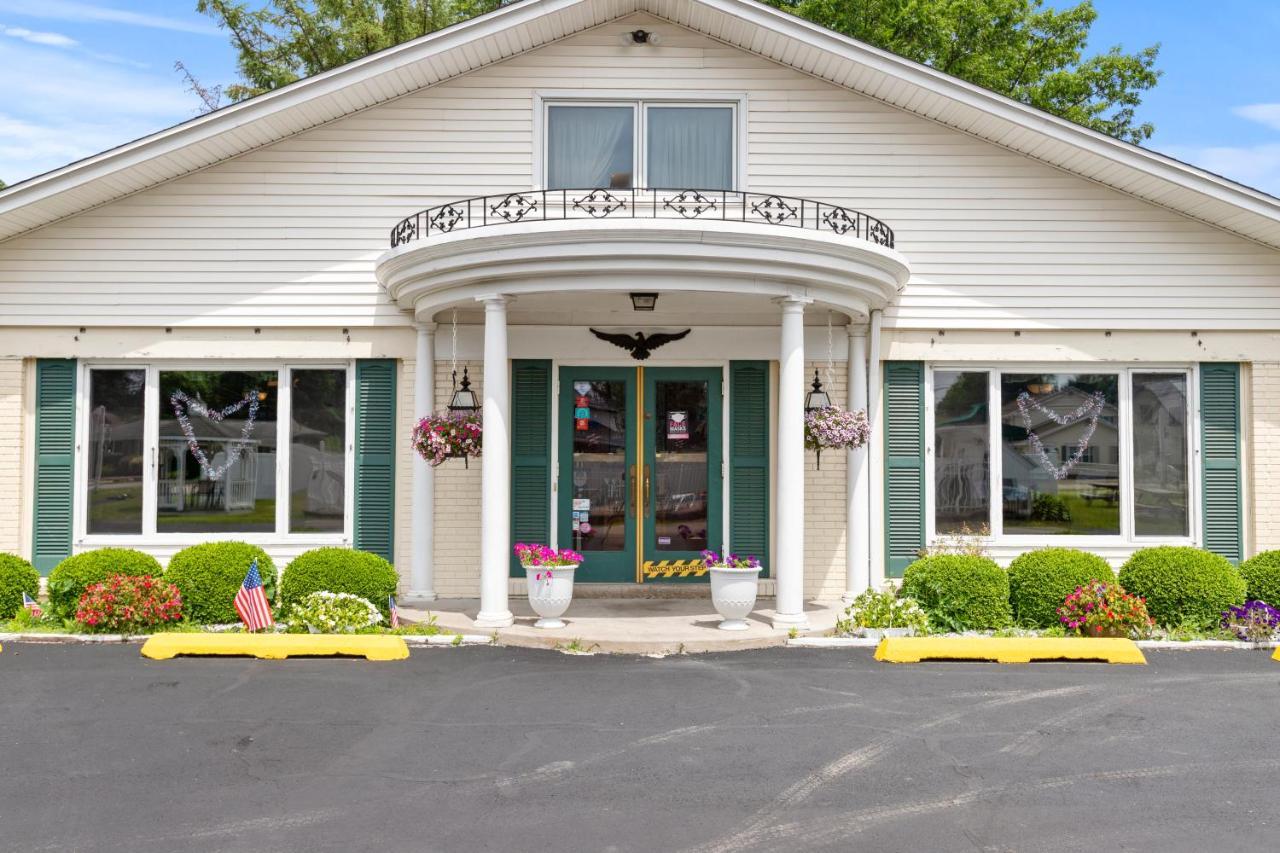 Glass House Inn Erie Near I-90 & I-79 ภายนอก รูปภาพ