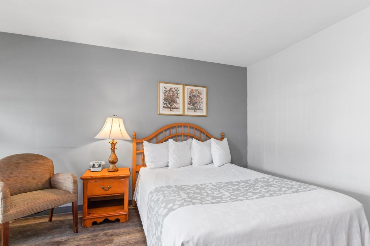 Glass House Inn Erie Near I-90 & I-79 ภายนอก รูปภาพ