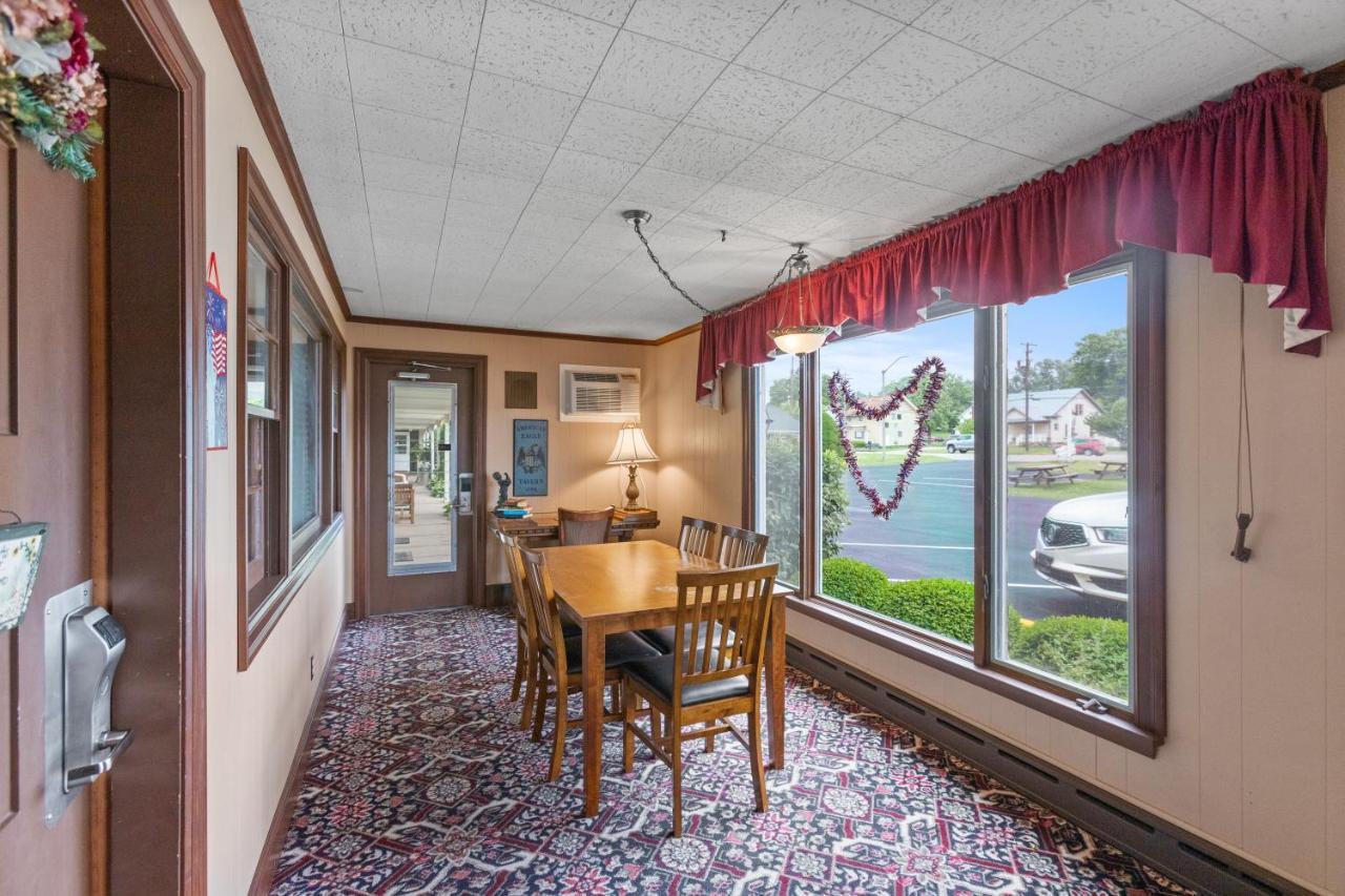 Glass House Inn Erie Near I-90 & I-79 ภายนอก รูปภาพ
