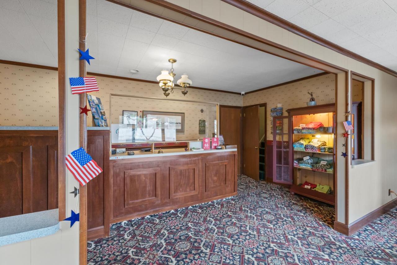Glass House Inn Erie Near I-90 & I-79 ภายนอก รูปภาพ