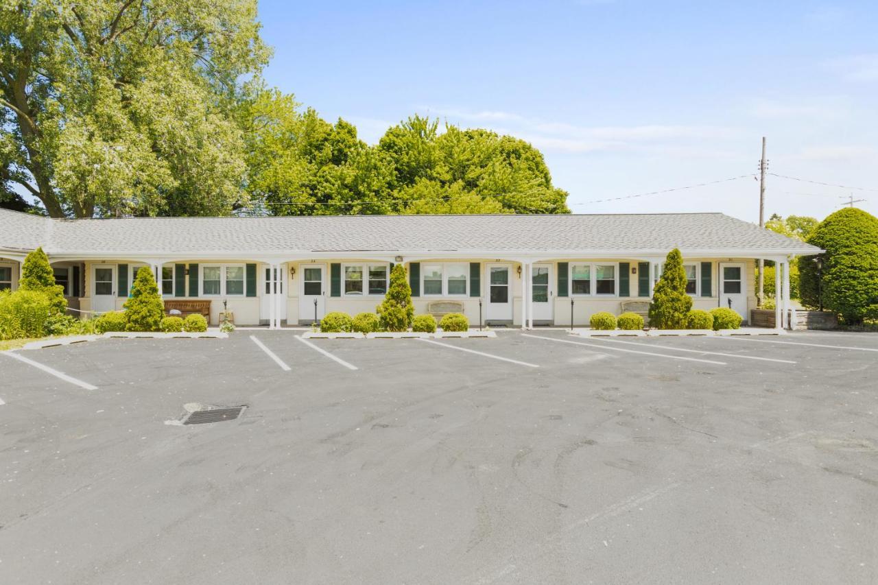 Glass House Inn Erie Near I-90 & I-79 ภายนอก รูปภาพ