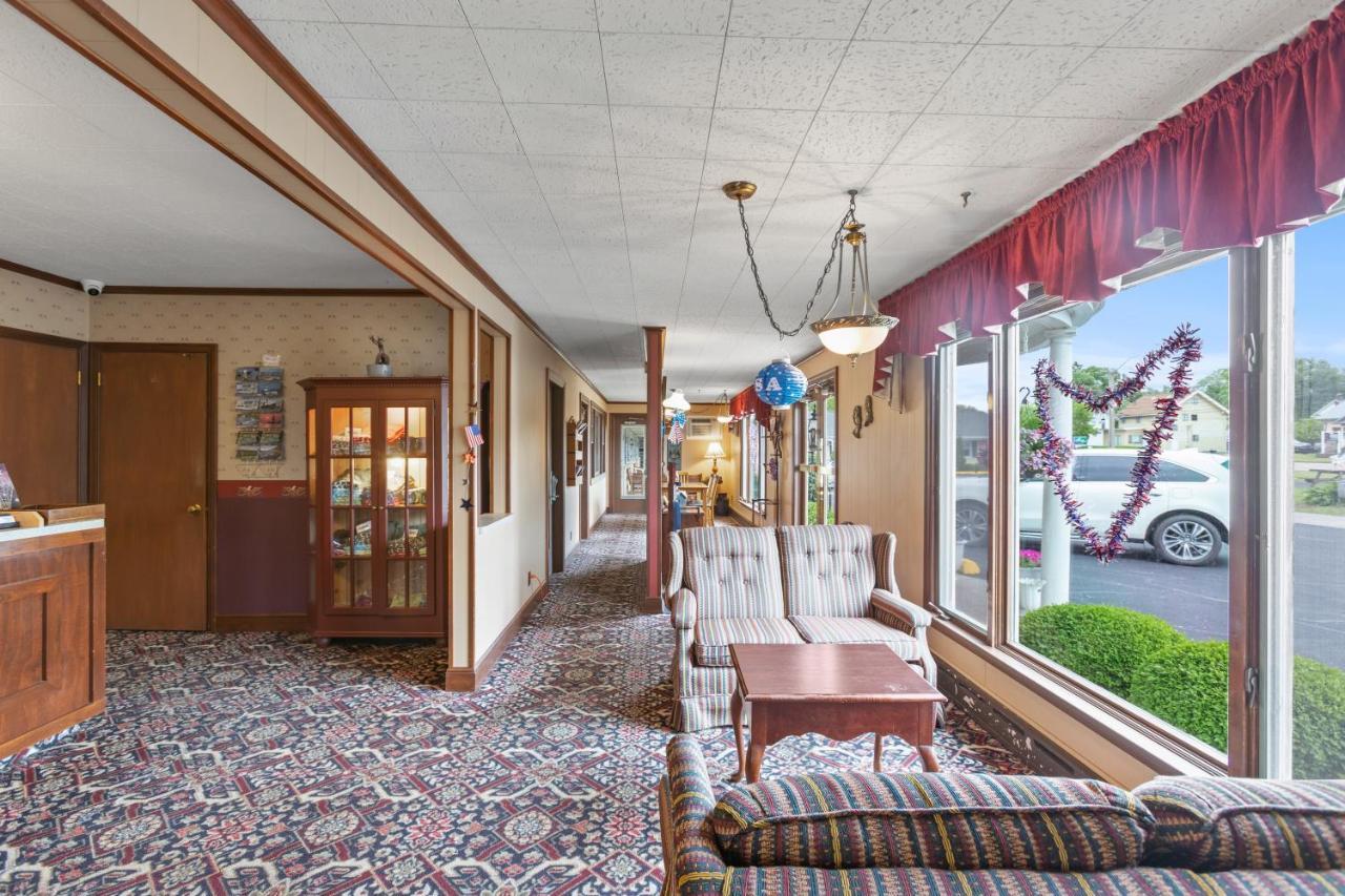 Glass House Inn Erie Near I-90 & I-79 ภายนอก รูปภาพ