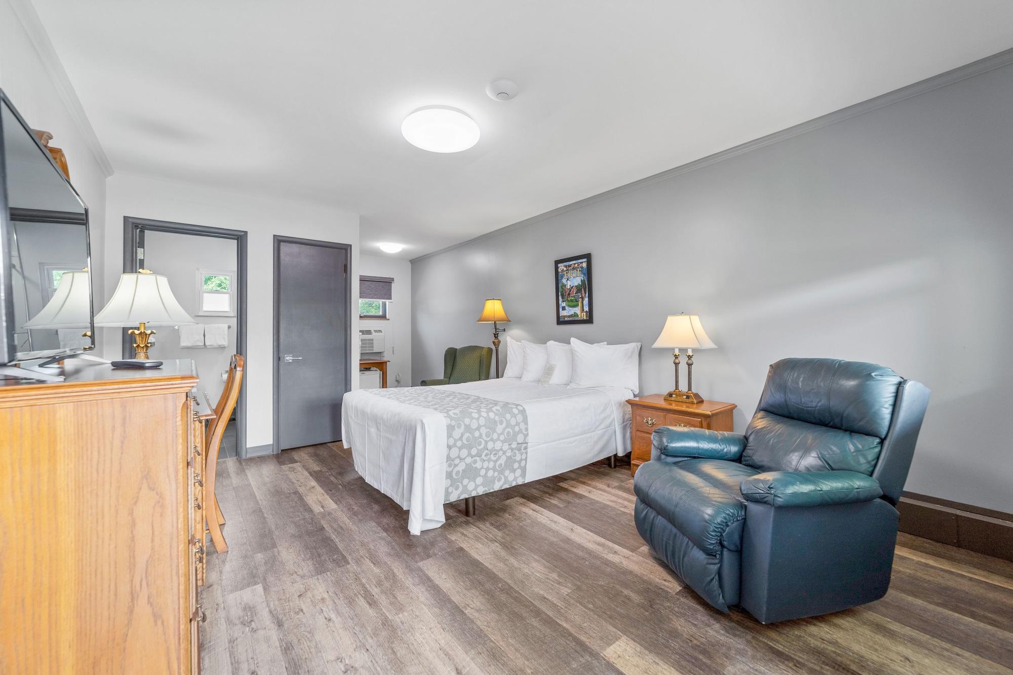 Glass House Inn Erie Near I-90 & I-79 ภายนอก รูปภาพ