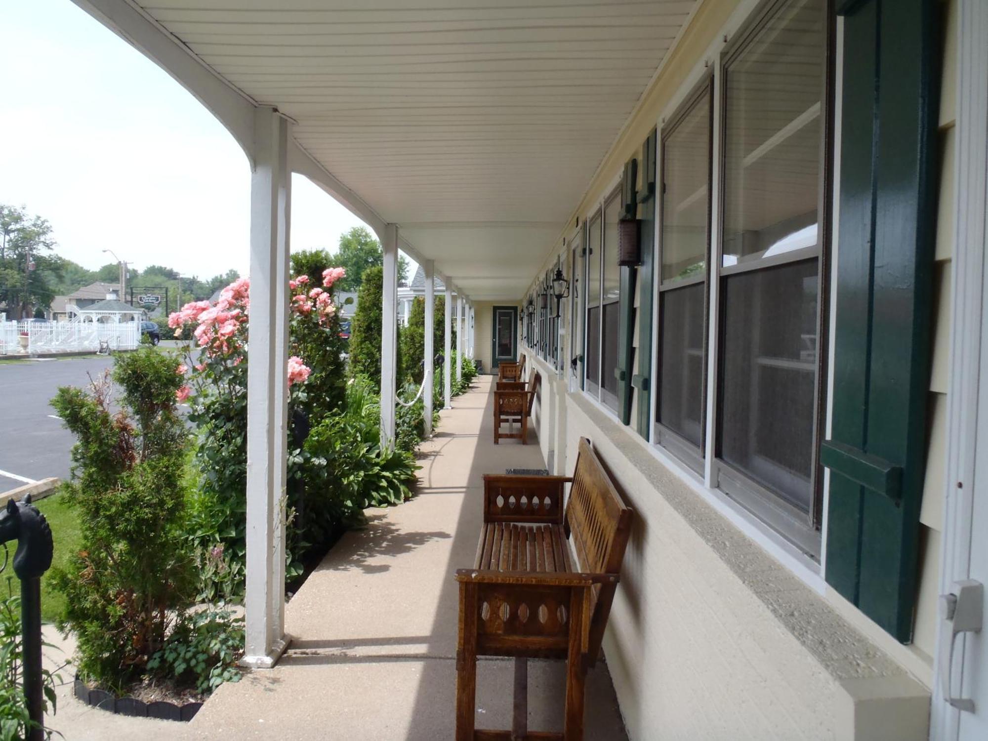 Glass House Inn Erie Near I-90 & I-79 ภายนอก รูปภาพ