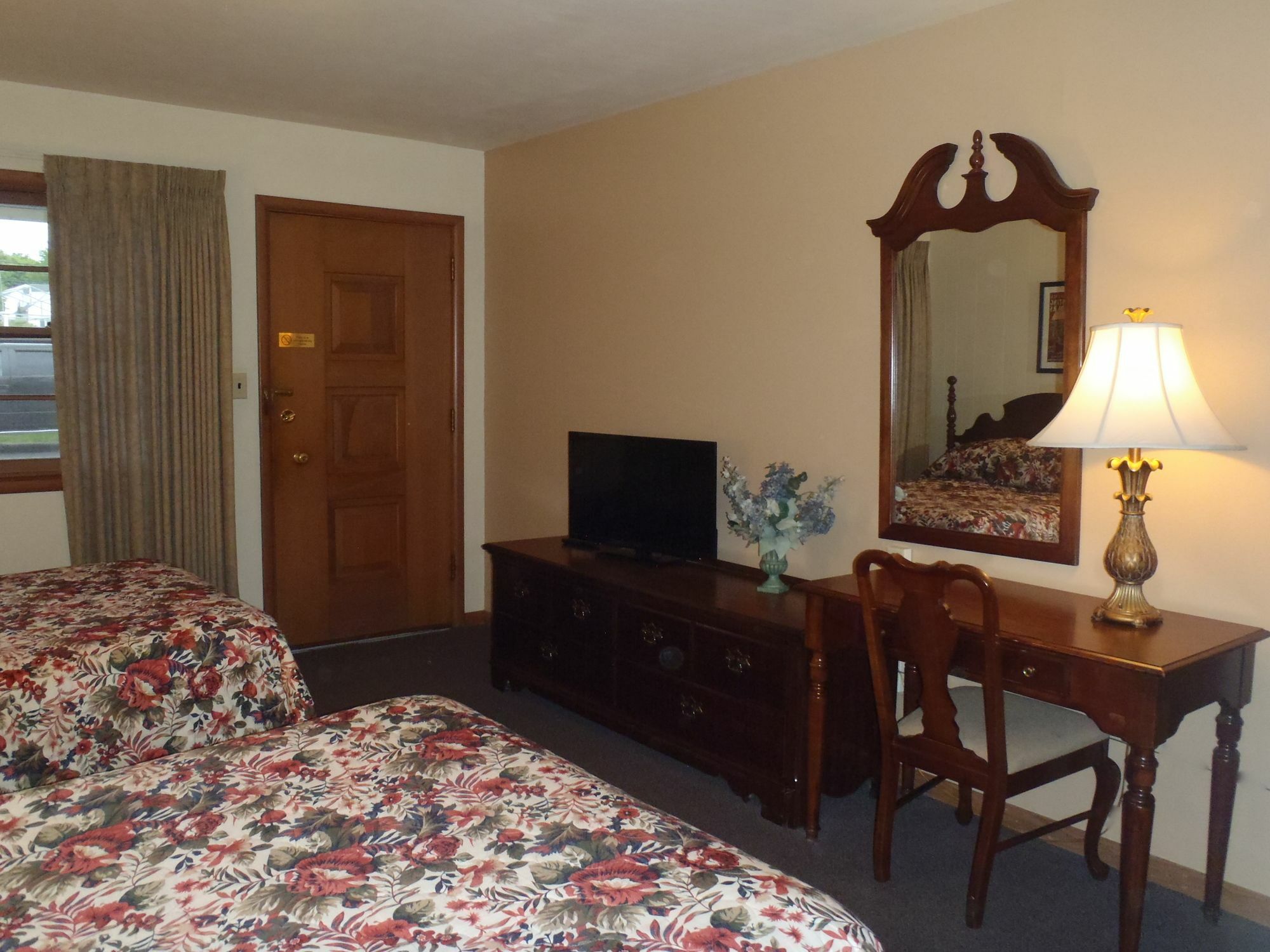 Glass House Inn Erie Near I-90 & I-79 ภายนอก รูปภาพ