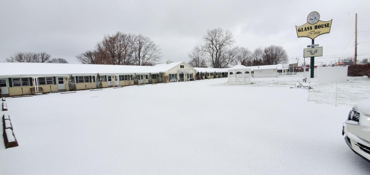 Glass House Inn Erie Near I-90 & I-79 ภายนอก รูปภาพ