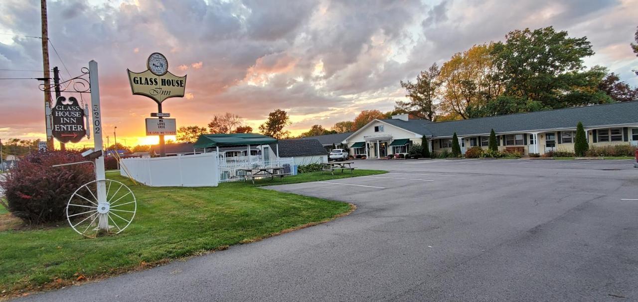 Glass House Inn Erie Near I-90 & I-79 ภายนอก รูปภาพ